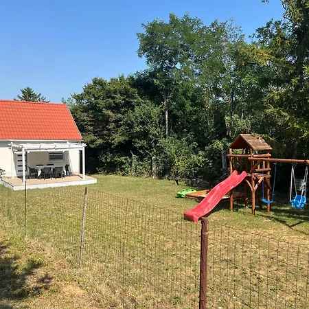 Bazsarozsa Kucko Appartement